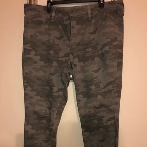 Camo fitted leg jeans